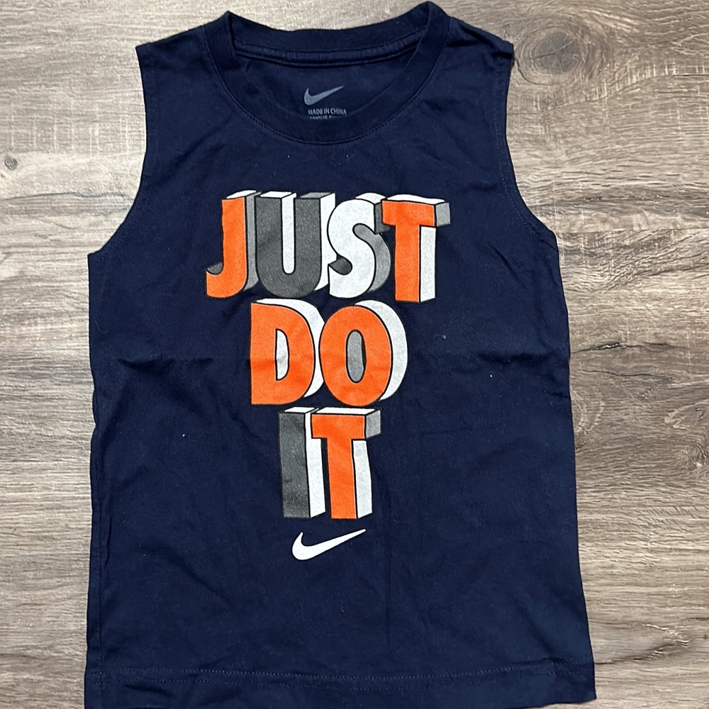 Boys Nike tank size 5